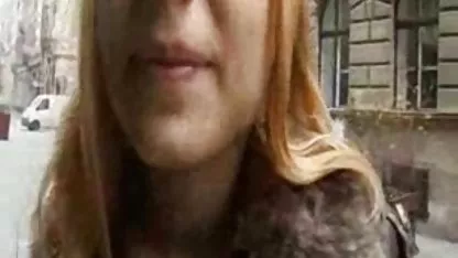 Rambut video bokep bigtit pirang sepong tenggorokannya