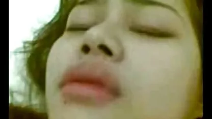 3D CG cewek seksi dengan payudara besar di celana bokep mama big jeans
