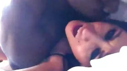 Hitam seperti bokep wanita big Carter pada liburan